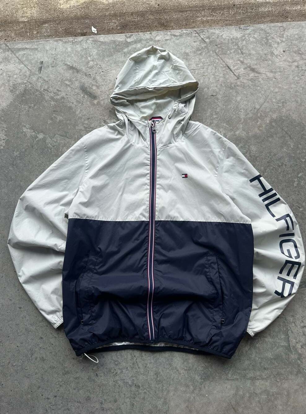Tommy Hilfiger Men's Lightweight Active Water Resistant Hooded Rain Jacket, Ice/
